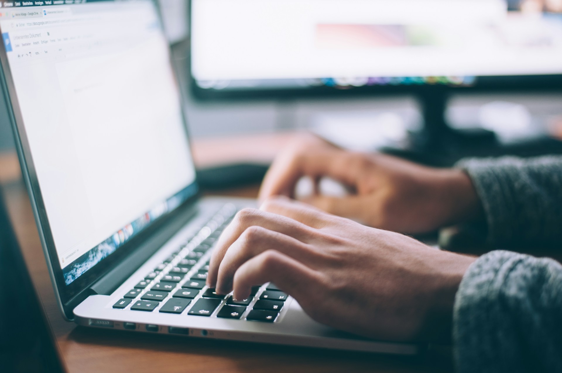Contractor Network: Share Customer Intelligence Before You Dispatch Crews